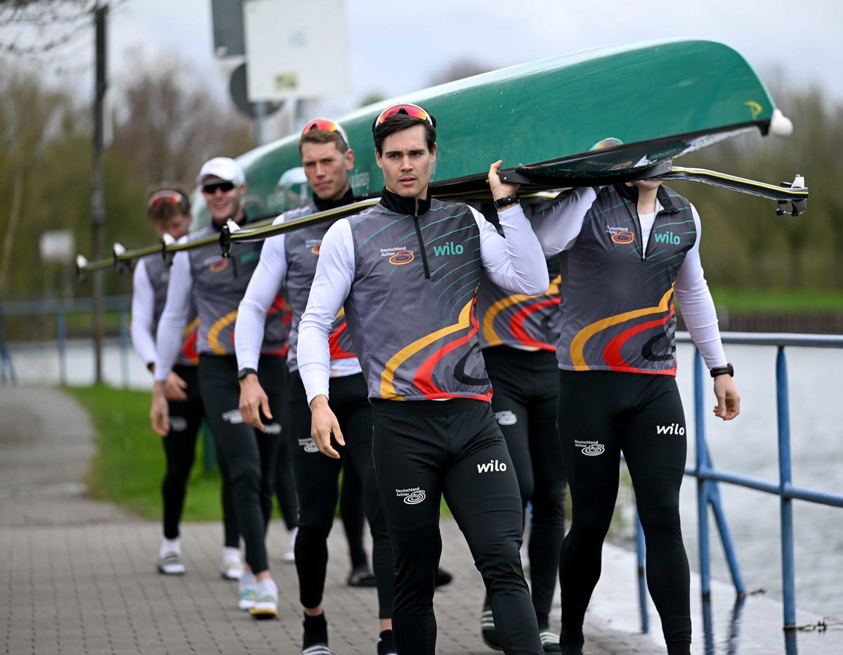 Vorbereitung auf den SH Netz Cup in Rendsburg

Mattes Schönherr, Wolf-Niclas Schröder, Max John, Torben Johannesen, Benedict Eggeling, Theis Hagemeister, Sönke Kruse, Tom Tewes und Steuermann Till Martini bilden den Deutschland-Achter für Rendsburg. 

deutschlandachter.de/2024/08/28/tra…
