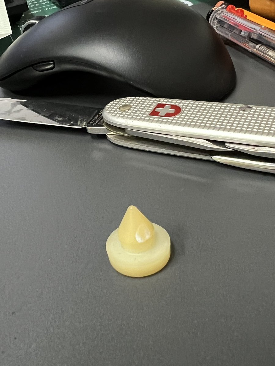 皆さん、トランポ でステップワゴン乗ってる方多いと思いますが、いい事教えましょう！写真の物、経年劣化しますので取り換えましょう！　何の部品？　教えません。😎