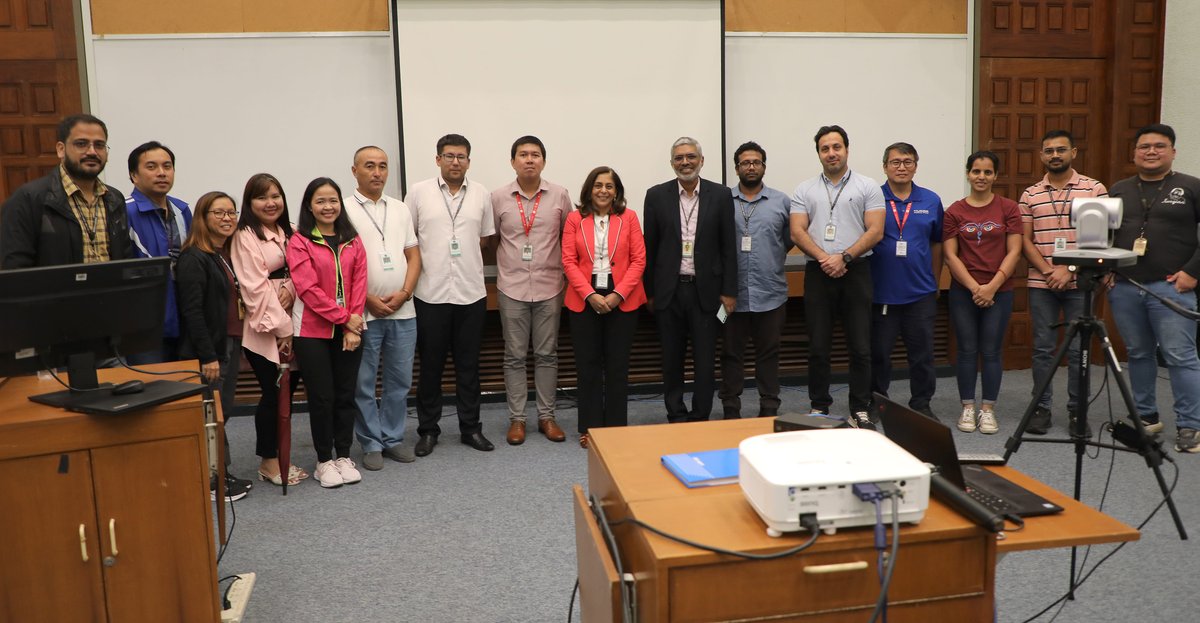 irri's tweet photo. #WEBINAR: The CORRA Secretariat hosted an insightful science webinar, led by IRRI Principal Scientist Dr. Jauhar Ali. The event focused on innovative approaches to breaking the yield ceiling of rice, drawing active participation from CORRA members across Asia.

#RiceScience #IRRI https://t.co/gJtHkuYGiU