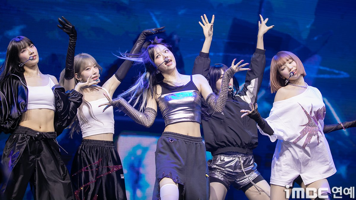 elsserafim's tweet photo. LE SSERAFIM is labeled a "girl group performance powerhouse" for a reason. https://t.co/2qTNZk0Hrc