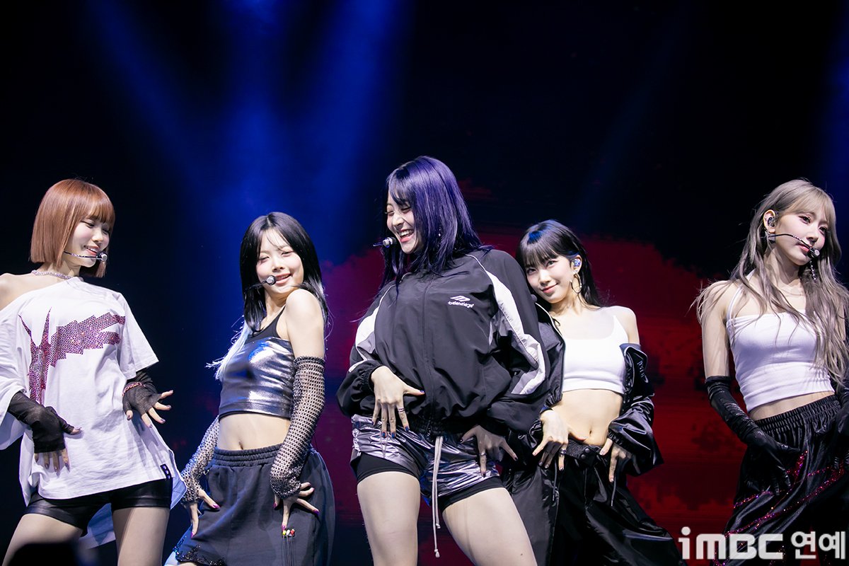 elsserafim's tweet photo. LE SSERAFIM is labeled a "girl group performance powerhouse" for a reason. https://t.co/2qTNZk0Hrc