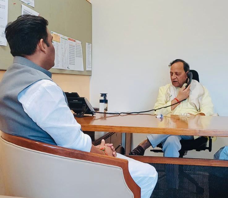 आज अपरान्ह भारतीय जनता पार्टी के राष्ट्रीय महासचिव आदरणीय श्री <a href="/ArunSinghbjp/">Arun Singh</a> जी से नई दिल्ली स्थित भाजपा राष्ट्रीय कार्यालय में सौजन्य भेंट की।
