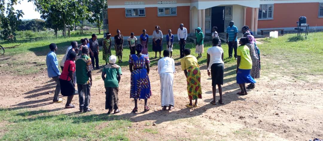IloProspects's tweet photo. #Cooperative development has been identified as a potential avenue for #refugees and host community farmers to benefit from 
💹market opportunities in different selected value chains, 
💪fostered resilience &amp; 
🫂improved social cohesion. https://t.co/Gy3FuC9baf