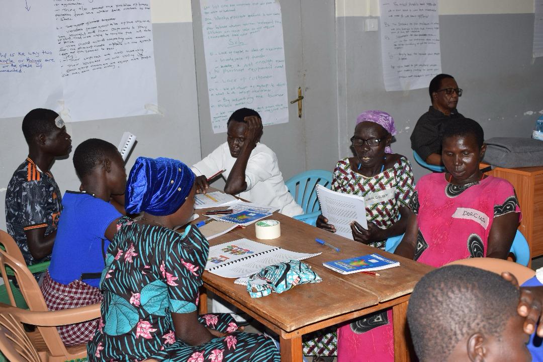 IloProspects's tweet photo. #Cooperative development has been identified as a potential avenue for #refugees and host community farmers to benefit from 
💹market opportunities in different selected value chains, 
💪fostered resilience &amp; 
🫂improved social cohesion. https://t.co/Gy3FuC9baf
