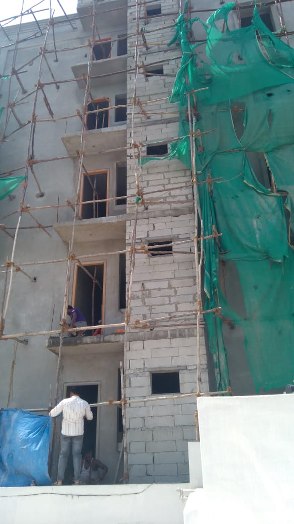 amarjeetdot's tweet photo. Neighbour's Illegal construction going on at Plot no. 33, Road No.5,  Asmangadh, New Malakpet, Hyderabad 36.  G+5 floors in 250 Sq yds. GHMC legal  limit is G+2
@CommissionrGHMC
@GHMCOnline
@gadwalvijayainc
#Prajavani #HYDRA #TelanganaCM #IllegalConstruction #GHMC #CMRevanthreddy https://t.co/wLlwjEQEsE