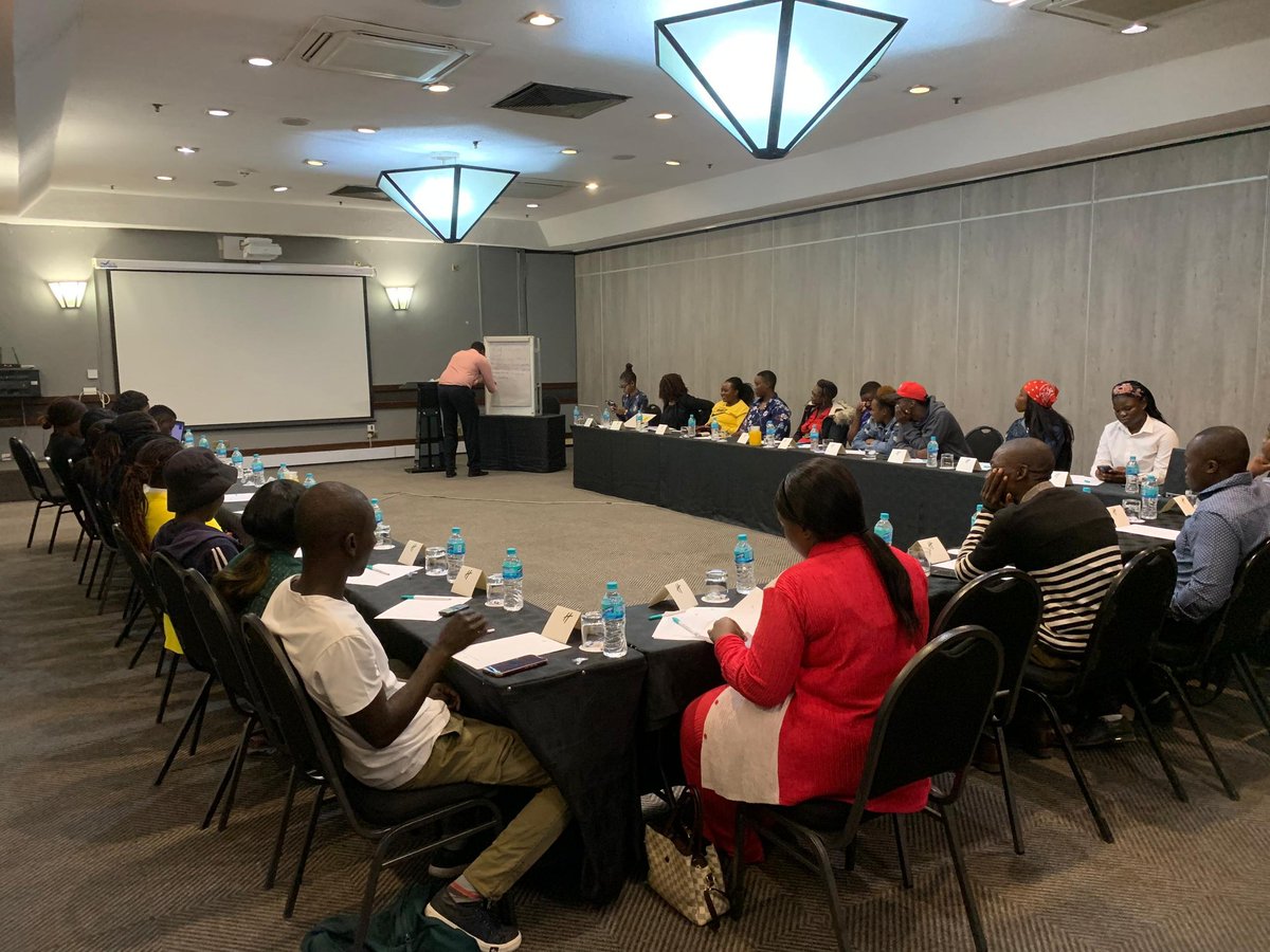 socialworkwomen's tweet photo. Empowering Gender Champions for Change!
Happening now... Values Clarification and Attitudes Transformation (VCAT) Training on Abortion with Champions from Goromonzi!
#UPSSCLAZ #VCATTraining #AbortionRights #ChampionsForChange #EmpowermentThroughEducation https://t.co/sklzCQaLR7