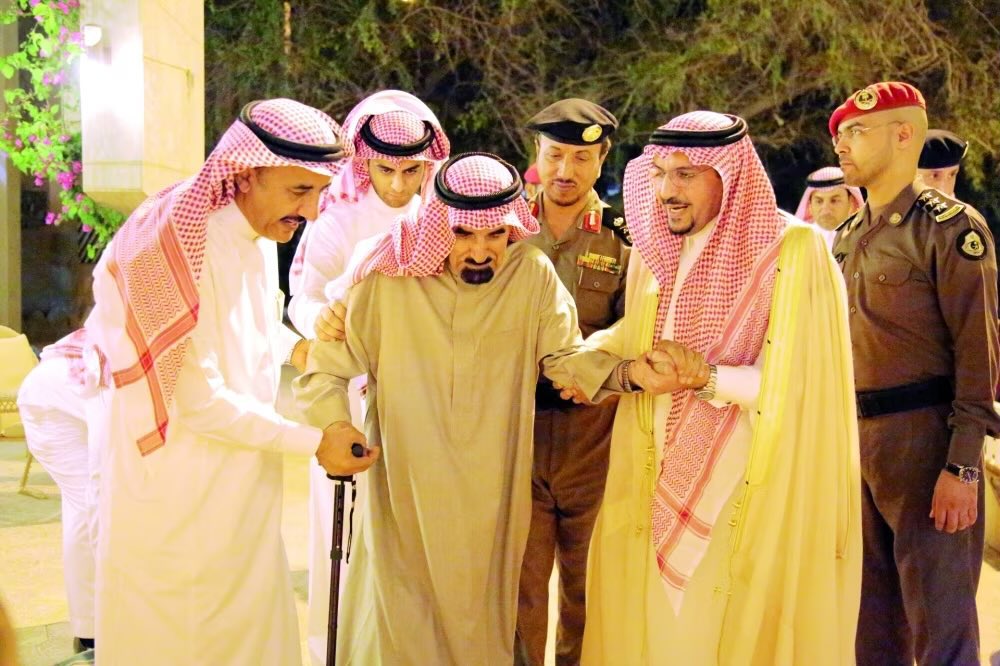 نتقدم بالتعزيه الى سعاده محافظ راياض الخبراء فهد بن حسن السلطان في وفاه والده امير محافظه رياض الخبراء 
اللهم اجعل ما أصابه تطهيرًا له وتكفيرًا ورفعة لدرجاته واجمعنا به ووالدينا برحمتك وفضلك في الفردوس الأعلى من الجنة. #رياض_الخبراء
