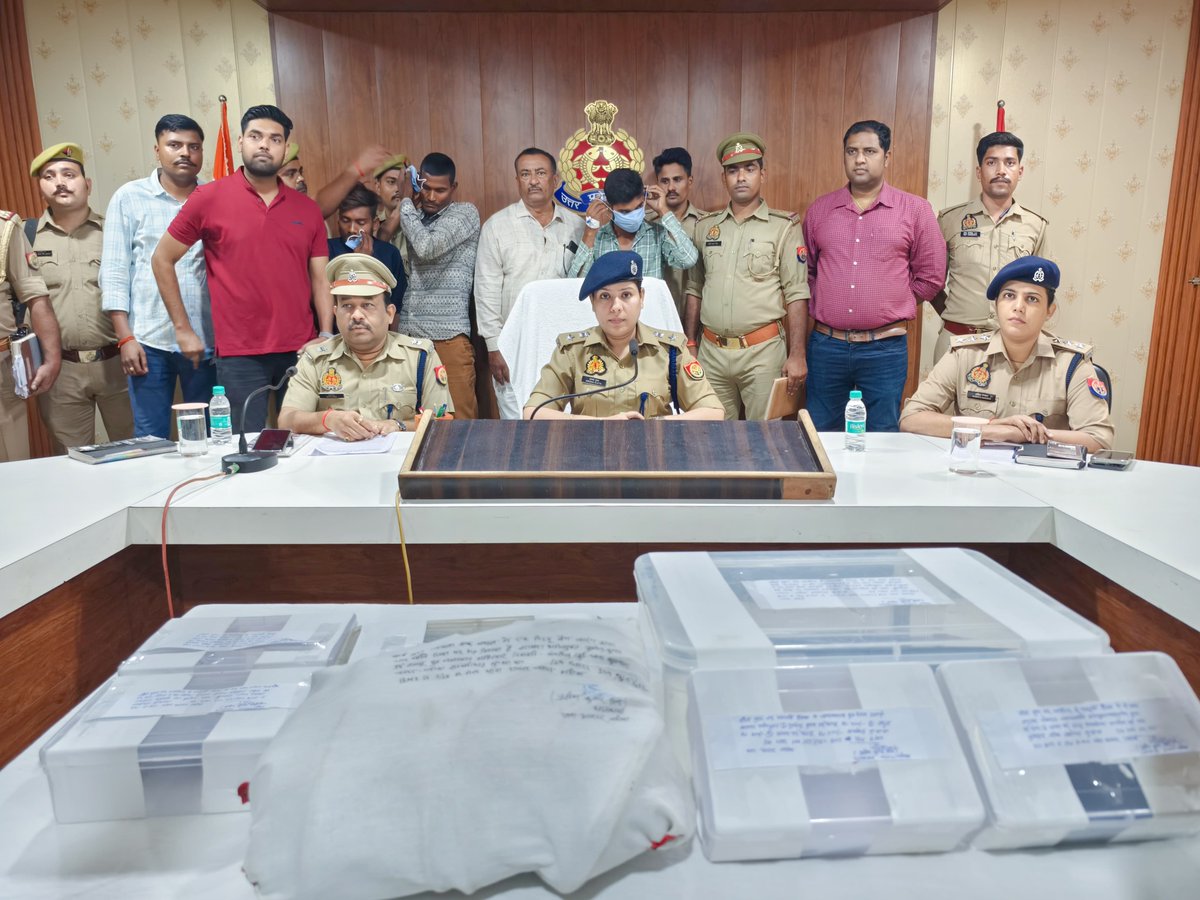 MAHOBA POLICE tweet media