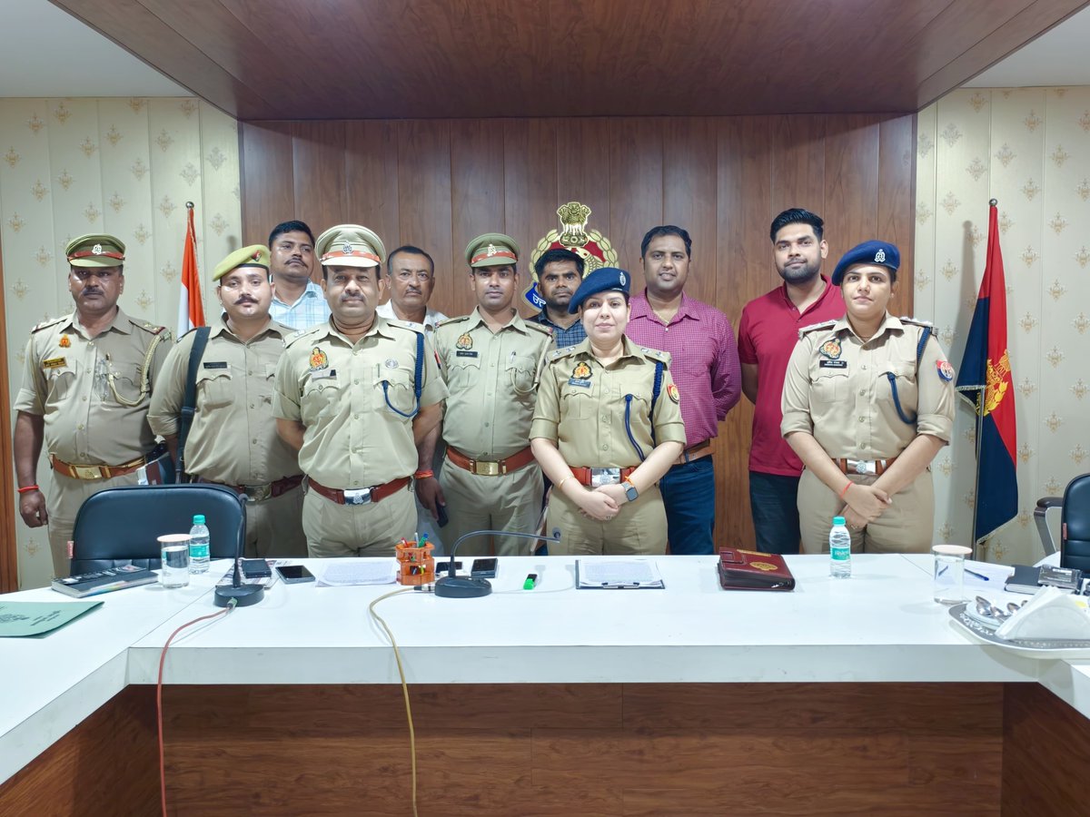 MAHOBA POLICE tweet media