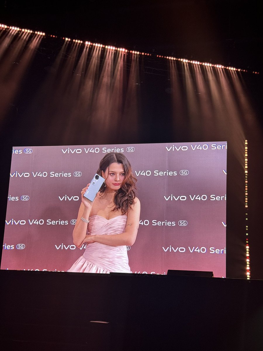 kaicoproduce's tweet photo. ลูกสาวสวย #vivoV40Series5G https://t.co/WpJMD2p9EB
