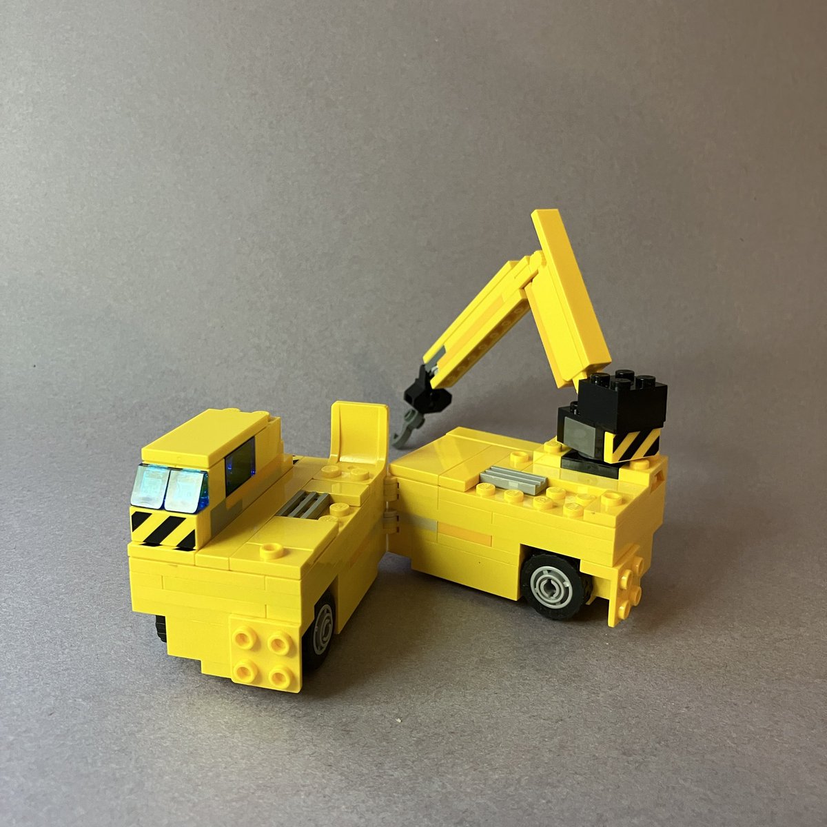 LegoGuy31's tweet image. LEGO Transformers Devastator - Hook 
#hook #devastator #transformers #construction #破壞者 #大力神 #transformation #transform #combine #tf #g1 #lego #afol #moc #mocer #mocs #brick #bricks #legobricks #legocreation #トランスフォーマー #變形金剛 #レゴ #レゴロボ #ロボット #ロボ