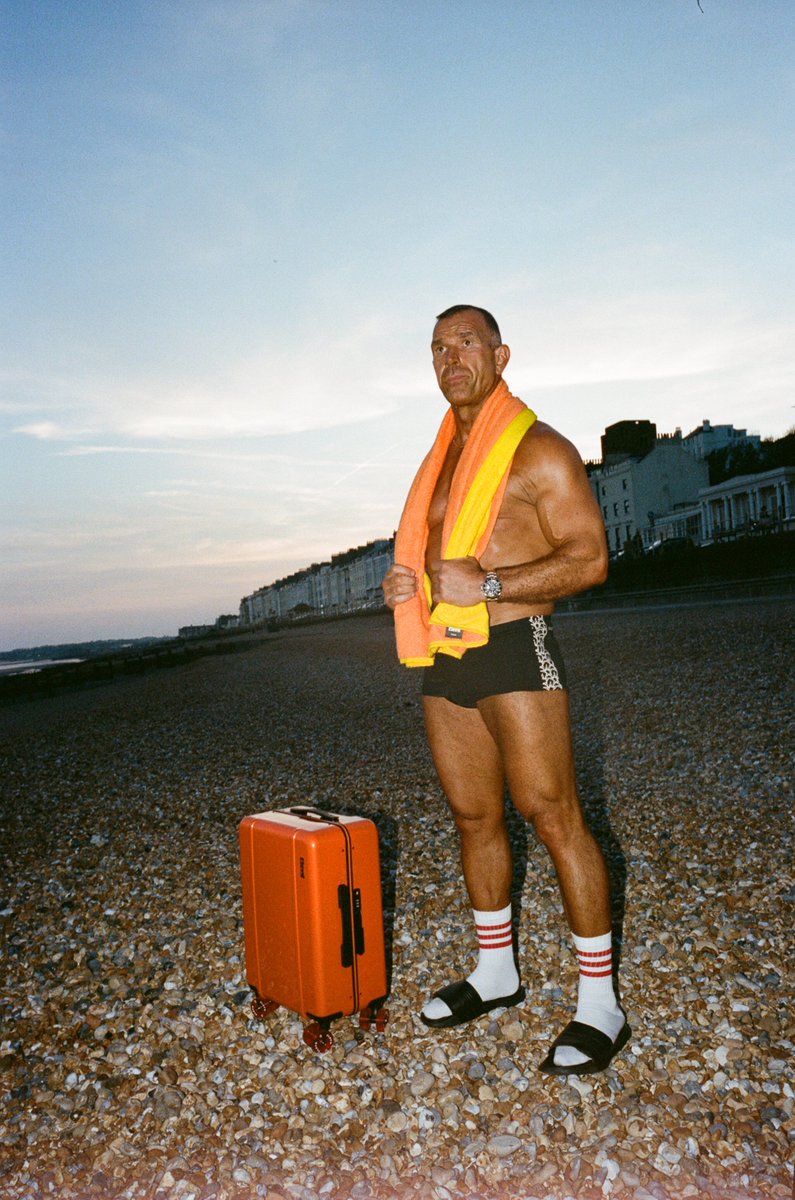 GCStudio_'s tweet image. Venice Beach...? Pah! Hastings is where it's at this summer. In 'Larry' for Floyd travel cases, Jasper Cable Alexander celebrates life's unexpected journeys in all their beauty. Tom Keats Sound Design and Mix. @Jaspercablea @mse_tweeters
#soundfromsoho #cabinbag #staycation