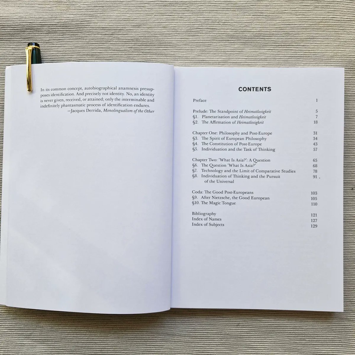 digital_objects's tweet image. Moved to hold the book in hands(was held by customs long before entering Europe!) This quasi-auto-biography starts with Nishitani eating gohan in Freiburg and ends with Arendt learning English in NYC.The Kyoto School is central, happy that it will appear in jp with Iwanami Shoten