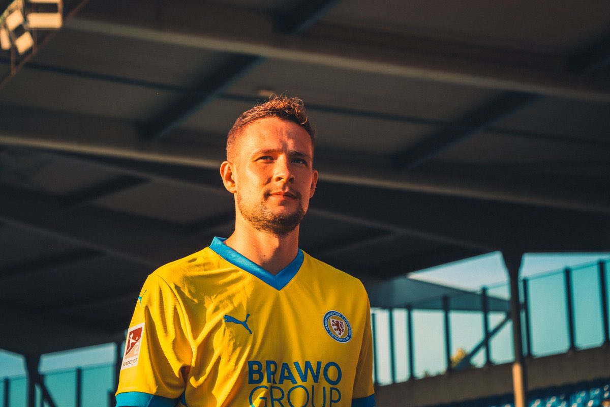 EB_NEWS_'s tweet photo. 🚨✅OFFIZIELL!
✍🏻Paul #Jaeckel kommt per Leihe bis Saisonende von Union #Berlin zu den Braunschweigern!
ℹ️Es gibt keine Kaufoption für die Löwen!
#wirsindeintracht #immerblaugelb #TransferNews https://t.co/yFa6ETjNPf