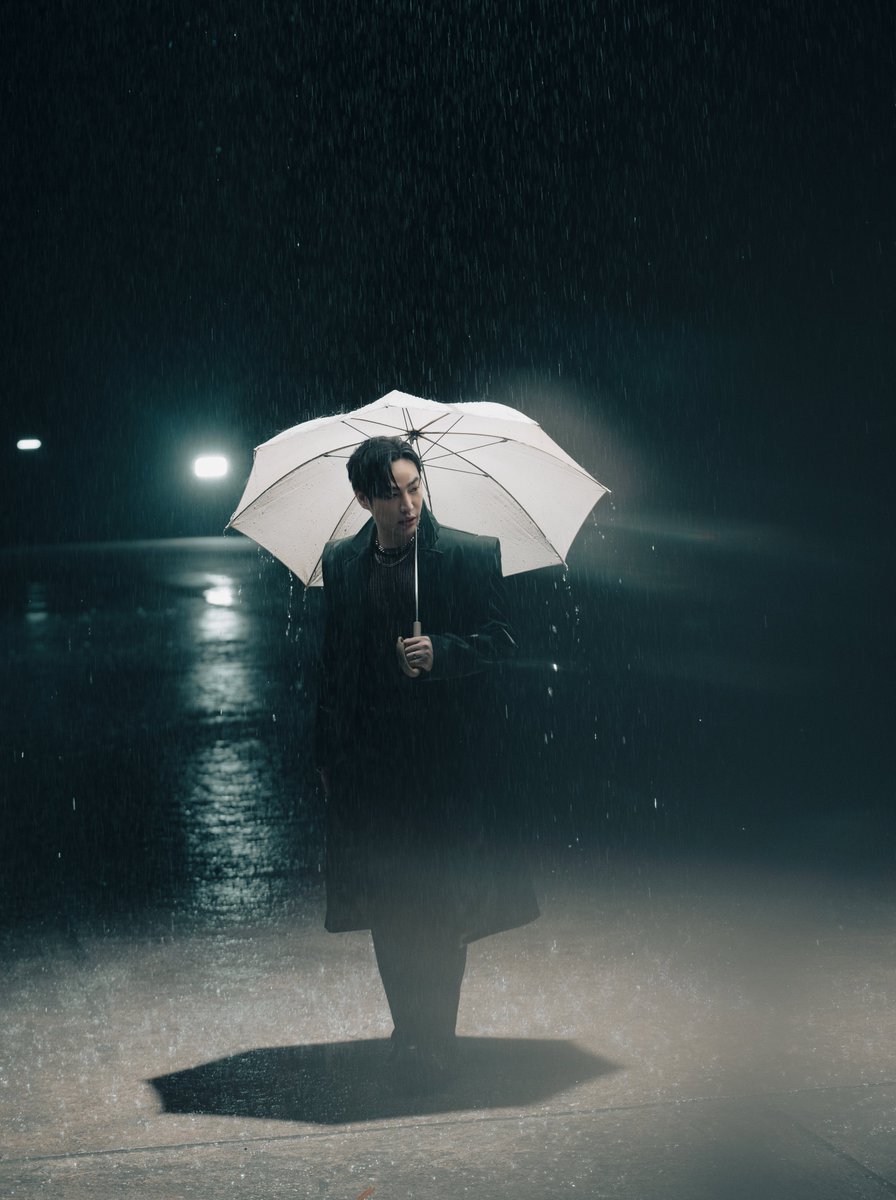 WhiteMusicClub's tweet photo. THE RAIN REMINDS ME OF US.  @peckpalit

#ไม่พูดหน่อยเหรอMV #SaySomething #PeckPaLitChoke #เป๊กผลิตโชค https://t.co/rng62jOY0p