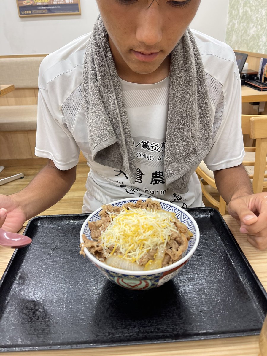 hide4psd's tweet photo. #吉野家
遼人ピックアップしてお腹すいた2人で！！
😆 https://t.co/nsx1VDX90e