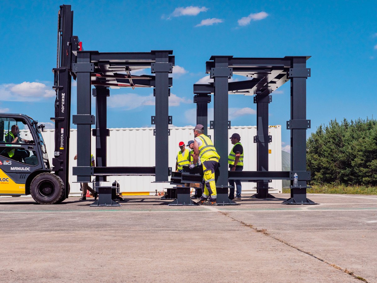 Latitude_eu's tweet image. 🚧 No summer slowdown for us! Our team is actively bringing #Navier to life 🚧 We&apos;re assembling the #TestBench at Titan Research &amp;amp; Tests Center, prepping for engine tests with new structures, fluid panels, and flight computer sim. Stay tuned for hot fire tests 🚀🔥 More pics 👇