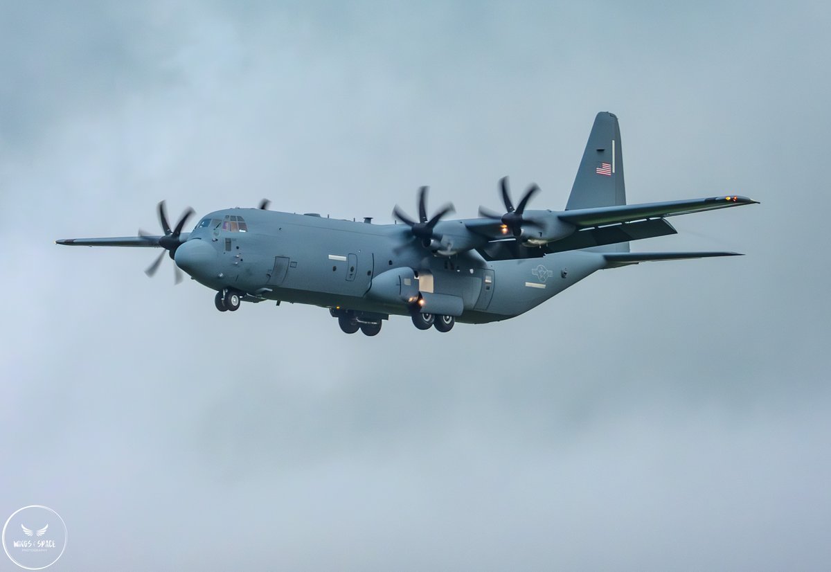 TheSnoopySnoop's tweet photo. 3rd Herc arrival to Belfast today (I missed the first two).
C-130J-30 #AE4AF3 08-3178 from Dyess, assumed 317th AW
Void of markings. Dyess/Halifax/St. John's and gas'n go to Ramstein
#avgeek #planespotting @DyessAFBase @AirNatlGuard https://t.co/zV7ept4BPl