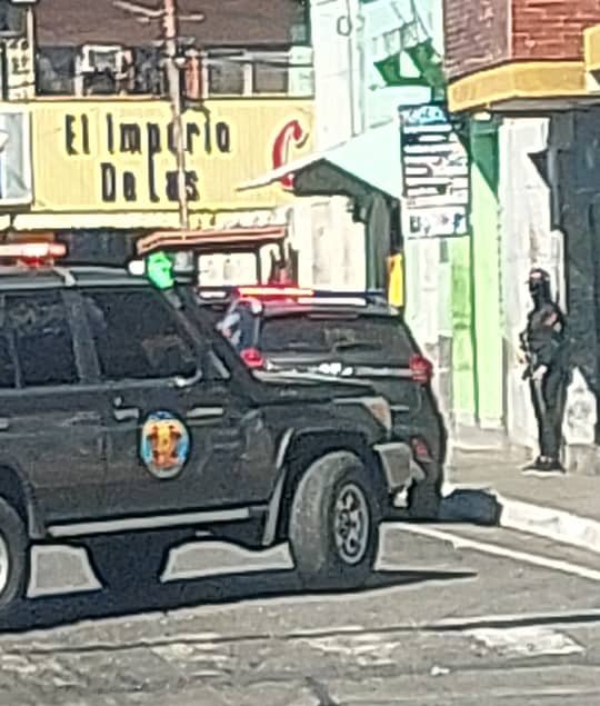Convergencia Venezuela (@convergenciave) on Twitter photo #URGENTE 🚨 9:27AM | Denunciamos que en este momento funcionarios del Sebin están allanando la Casa de nuestro Coordinador Nacional <a href="/BiagioPilieri/">Biagio Pilieri</a> en Chivacoa #Yaracuy.
¡Exigimos que pare la persecución política!
#LibertadParaBiagio #URGENTE 🚨 9:27AM | Denunciamos que en este momento funcionarios del Sebin están allanando la Casa de nuestro Coordinador Nacional <a href="/BiagioPilieri/">Biagio Pilieri</a> en Chivacoa #Yaracuy.
¡Exigimos que pare la persecución política!
#LibertadParaBiagio