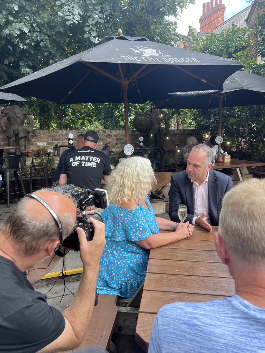 Been chatting with ⁦<a href="/dannysavage/">Danny Savage</a>⁩ ⁦<a href="/BBCBreaking/">BBC Breaking News</a>⁩ in #York ⁦<a href="/fatbadgerpub/">Fat Badger</a>⁩ today about Kier’s new idea to further restrict #hospitality businesses by banning #smoking in beer gardens.  #Nannystate in my opinion &amp; trying to address a problem that isn’t a problem