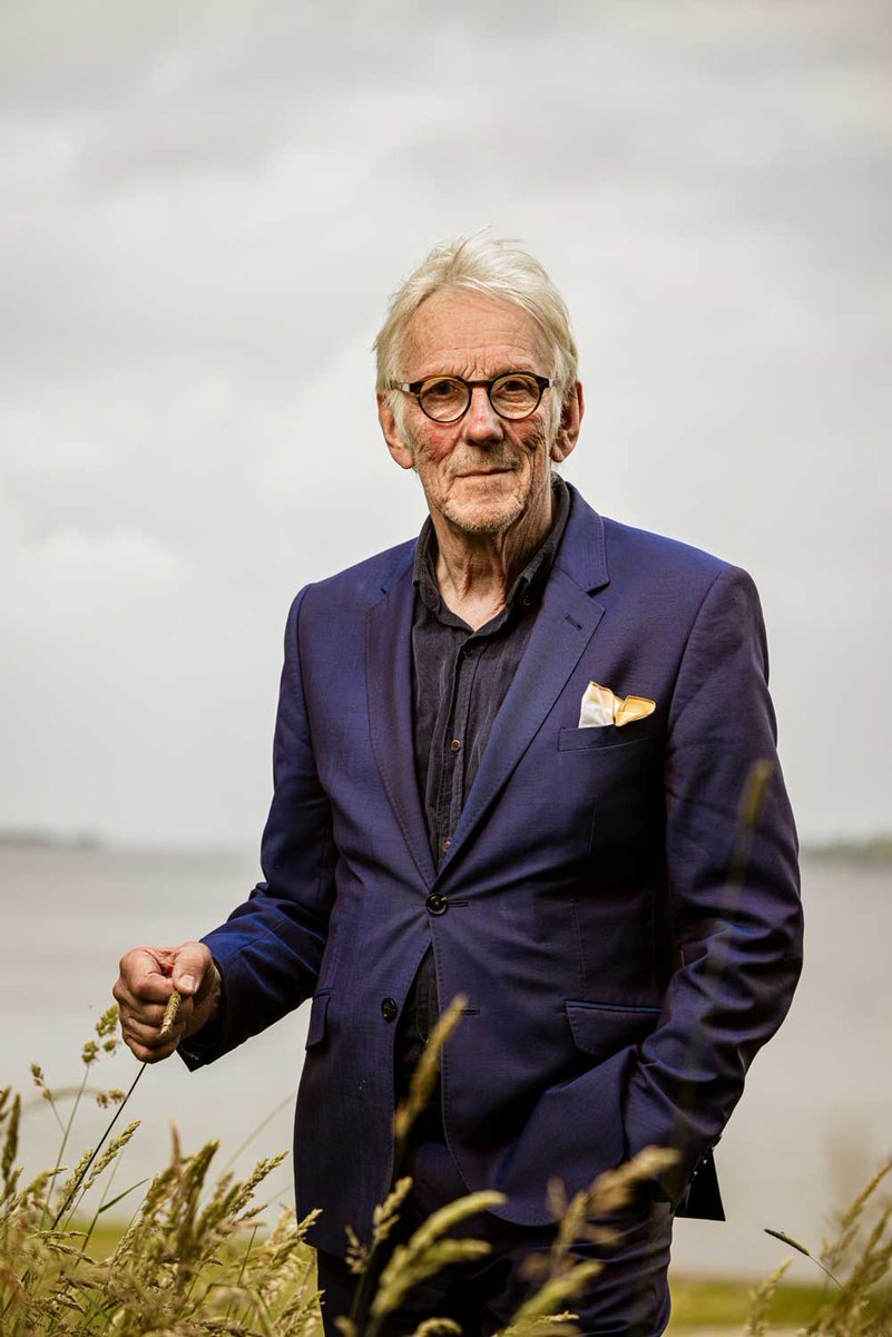 Freek 80! Van harte gefeliciteerd, <a href="/freekjonge/">freek de jonge</a>! 

'Zolang er voorrechten zijn, schieten mensenrechten te kort.' Op eerste kerstdag wordt de kerstconference 'Freek de Jonge: Vrede op aarde' uitgezonden. Meer info op vpro.nl/vrede-op-aarde 

#freekdejonge