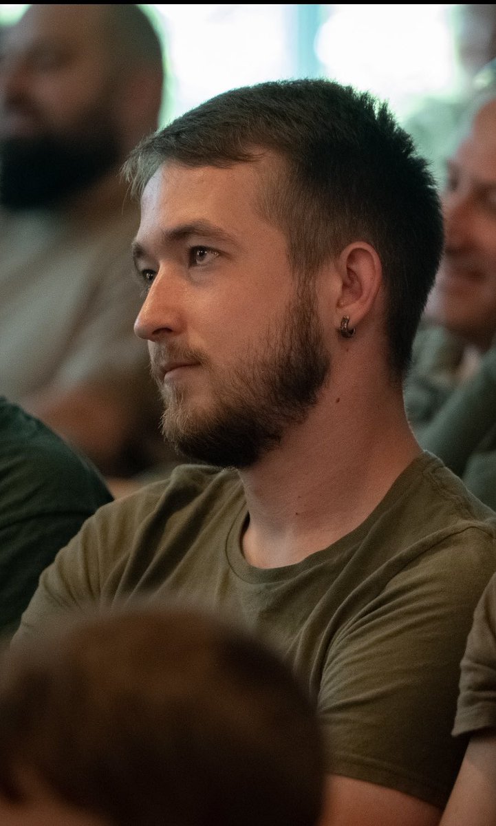 AliaSango's tweet image. Ти найцінніше що мені подарувало життя і найболючіше що відібрала смерть. Дякую тобі 💔
Власков Микита
11.06.1998 - 03.11.2023
Честь і шана всім, хто віддав життя за Україну.
Пам’ятаємо 🫡