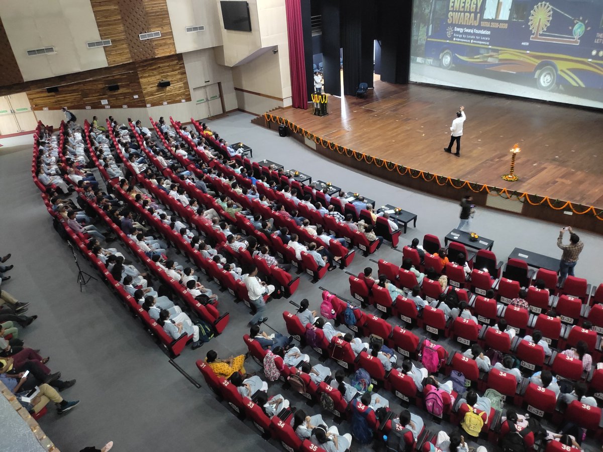 DrChetanSolanki's tweet image. A high-energy day in the @energy_swaraj Yatra today!

The session at NTPC, Bilaspur, was a full house, with over 700 participants pledging their commitment to #ActionForClimateCorrection.

@ntpclimited #Bilaspur #EnergySwaraj #NTPC #ClimateChange #SDGs