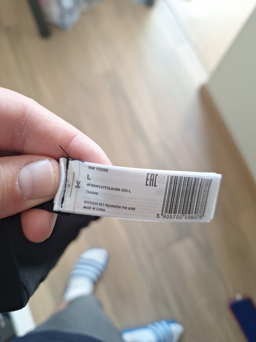 MarcinLindner (@lindner_marcin) on Twitter photo ..buy the Polish one... they say..<a href="/4F_official/">4F_official</a> 👎👎👎 ..buy the Polish one... they say..<a href="/4F_official/">4F_official</a> 👎👎👎