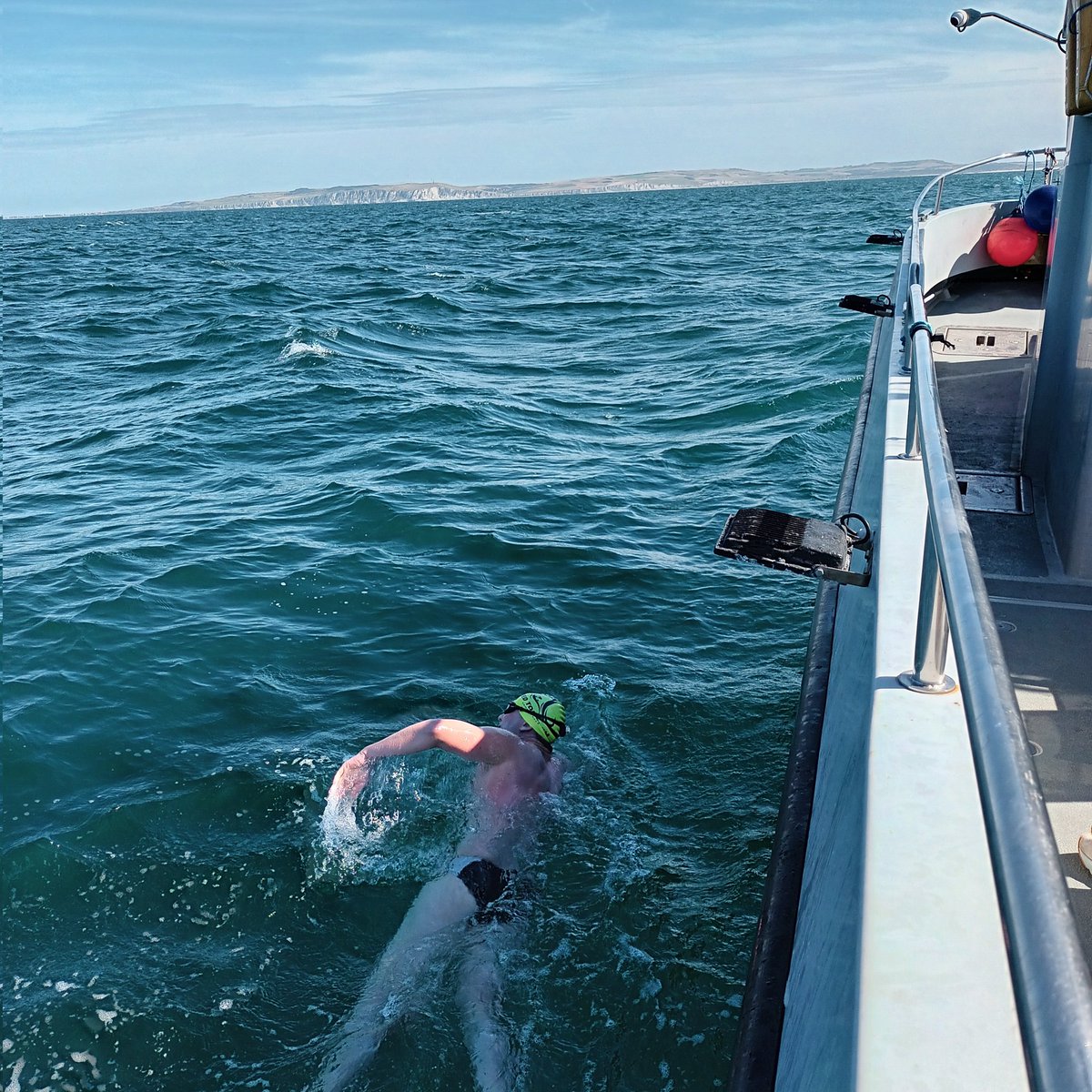 Red Top Nils tweet media