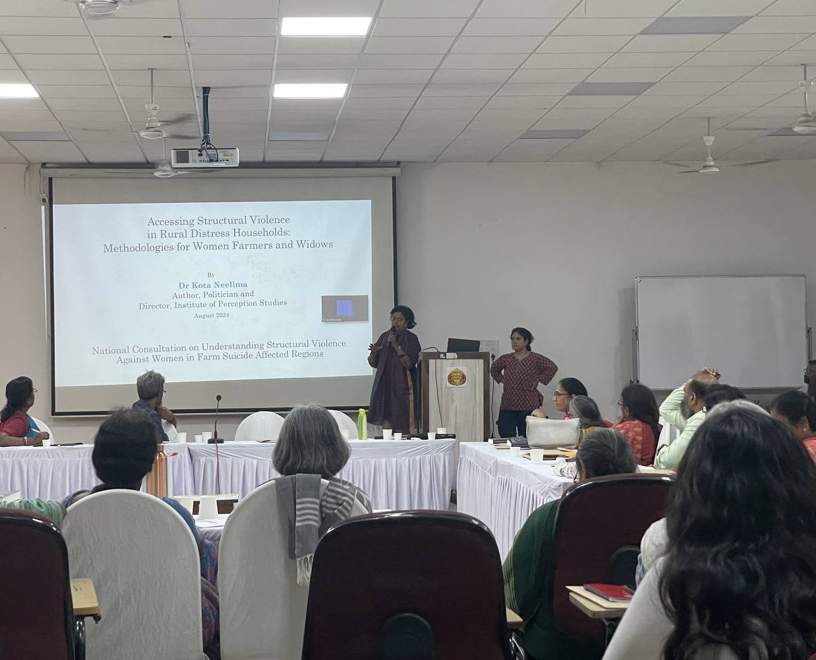 KotaNeelima's tweet image. Structural violence against women is normalised and invisible. At University of Pune today, presented my research on methodologies for study of rural distress and widows of #FarmerSuicides.