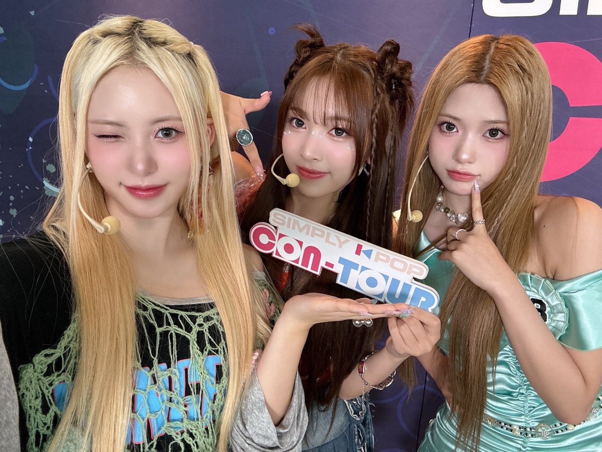 _Simplykpop's tweet image. 🚨 Breaking news
Everyone who thinks♥RESCENE ♥is cute and lovely was told to stand up...
And the Earth stood up so high
that the order of the Solar System completely changed! 

This is what happens when you get a #LOVEATTACK from #RESCENE on #SimplyCONTOUR🤦🏻‍♀️