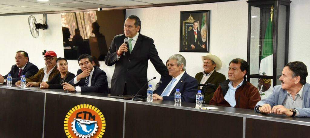 <a href="/CarlosAceves_/">Carlos Aceves del Olmo</a> <a href="/alfonso_josema/">Alfonso Vázquez</a> <a href="/CTM_MX/">CTM Nacional</a> <a href="/PoliticaCTMmx/">Acción Política CTM</a> <a href="/ctmsonora/">CTM SONORA</a> <a href="/ctmftnl/">CTM Nuevo León</a> <a href="/CTM_Coahuila/">Federación de Trabajadores de Coahuila CTM</a> <a href="/CTM_CHIH/">CTM CHIHUAHUA</a> <a href="/ChiapasCtm/">CTM CHIAPAS OFICIAL</a> <a href="/CTM_JaliscoFTJ/">CTM_Jalisco</a> <a href="/CtmSinaloa/">CTM SINALOA</a> Gran orgullo por ser parte de la principal central obrera de México 🇲🇽 vanguardia del movimiento obrero organizado del continente.
Con nuestro Líder Sen. Don <a href="/CarlosAceves_/">Carlos Aceves del Olmo</a>🇲🇽 vamos por más conquistas: DISMINUCIÓN al ISR, SEMANA de 40 HORAS, AGUINALDO de 30 DÍAS
#PueblaSiempreFiel