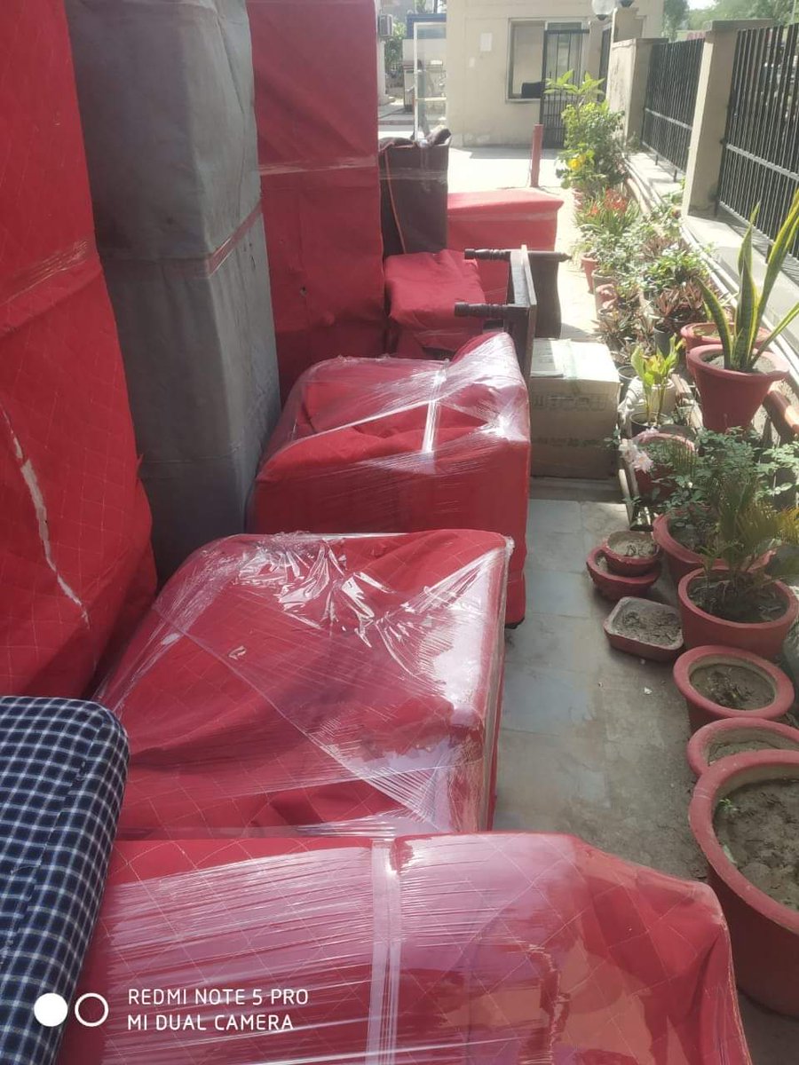 movingsolns's tweet image. Don't stress about moving, let the experts at #24HoursMoversandPackersMoshi handle all your packing and moving needs. With their efficient services, your relocation will be a breeze! #movingmadeeasy #relocationgoals 🚚✨#packersandmoverspune #packersandmovers #DostiPackers