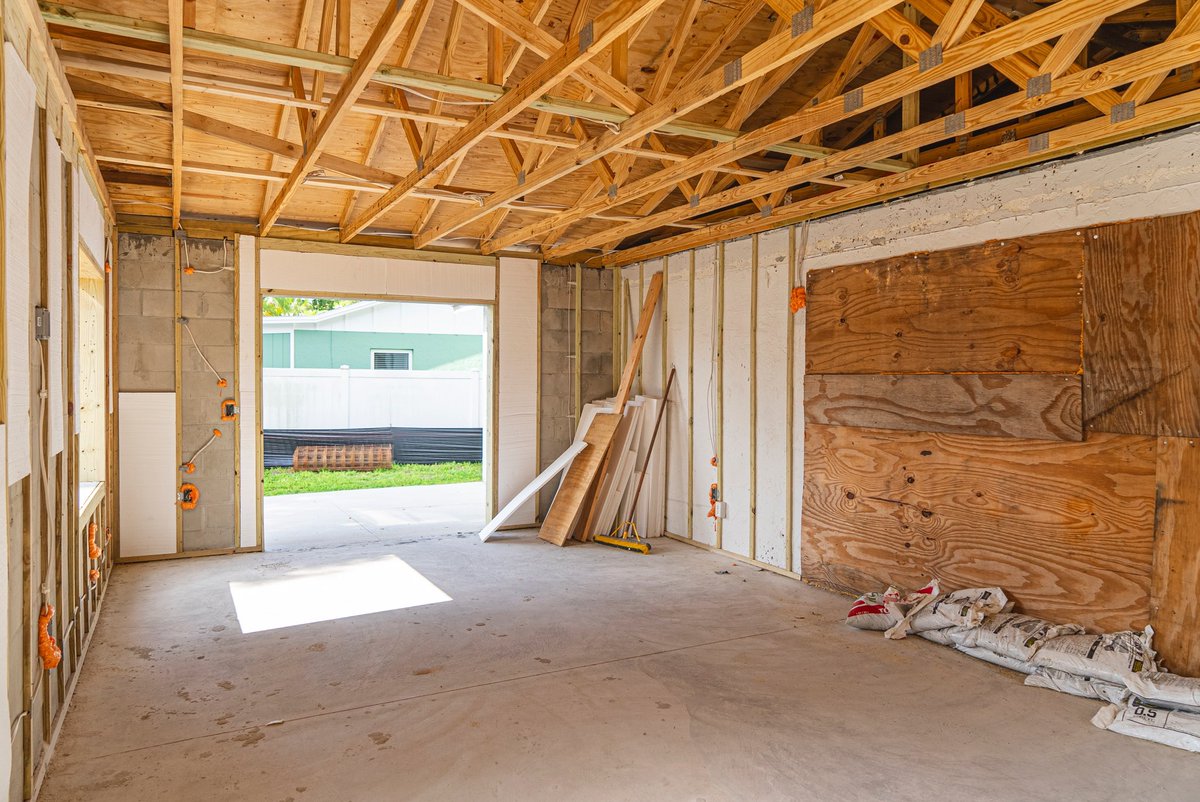 HLCFlorida's tweet image. Room addition loading…. 🏠 🔨 

Here’s an update on an upcoming room addition project! We can’t wait to share the final product with you. 

#roomaddition #roomadditions #room #newhome #homebuild #newhomeconstruction