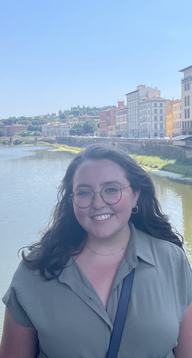 Another McKey Lab member intro! Meet Lily, a grad student in the Cell Bio, Stem Cells &amp; Development program. Lily is studying the role of the rete ovarii in the development of the ovary. Lily is also an active member of the community! Stay tuned for more on Lily's achievements!🤩