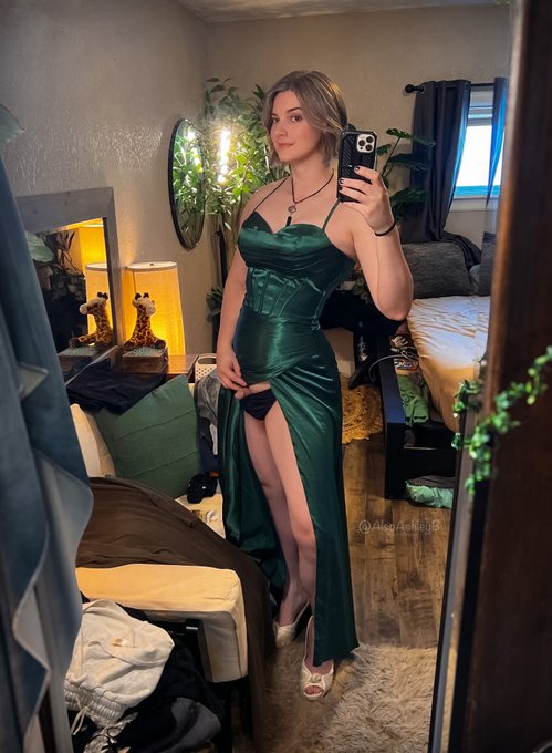 Sometimes you gotta put on an elegant dress... and remind everyone you have a dick... https://t.co/p