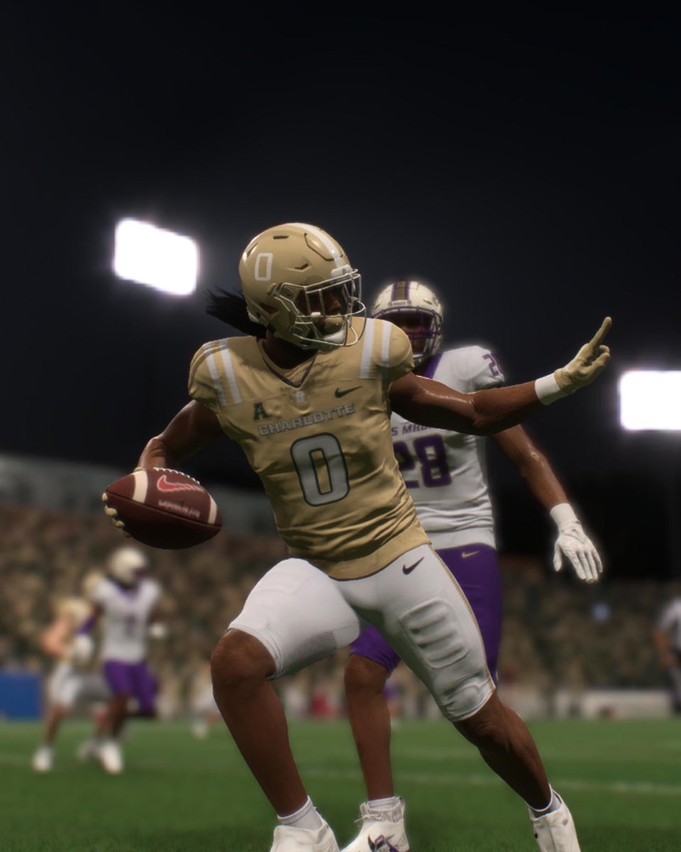 CharlotteFTBL's tweet photo. Golds are IN! 📣

#GoldStandard⛏️ https://t.co/7DmYDTIMoO
