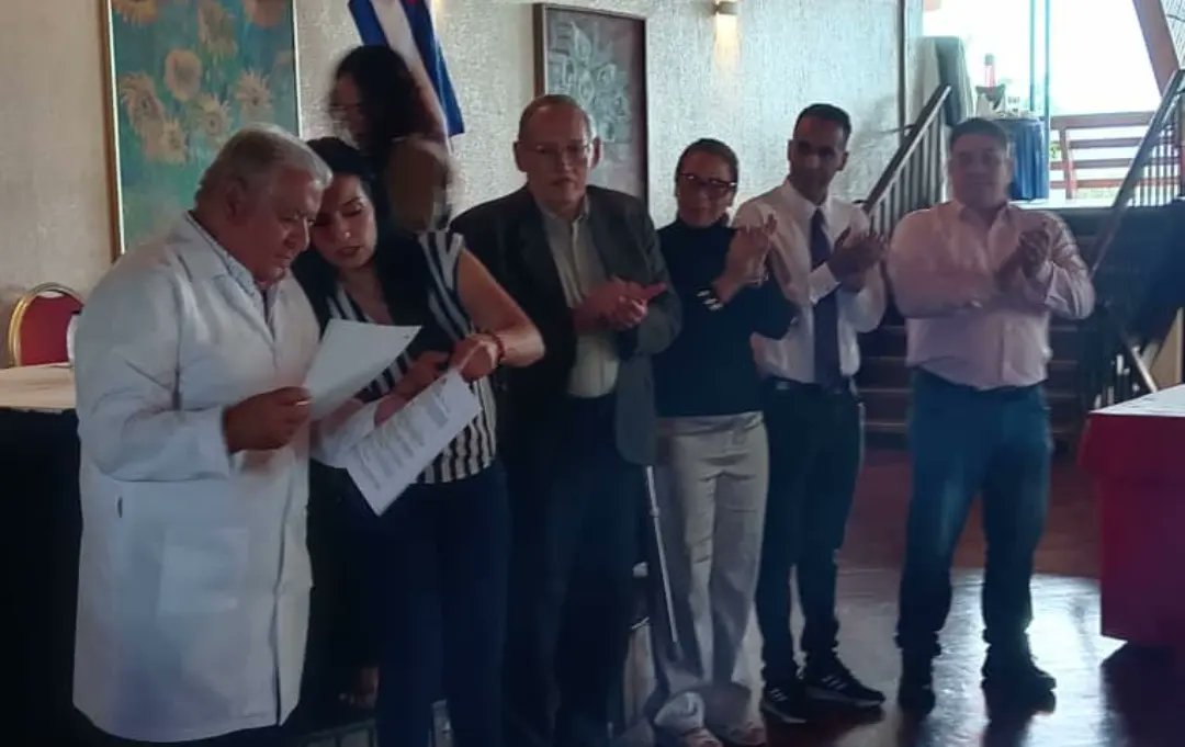 JhonatanAraque's tweet photo. #28Ago // 🇻🇪 🇨🇺 Más de dos décadas llevando salud y acompañando apoyando en la defensa de la vida desde el  Concejo Municipal Libertador y el Movimiento de Amistad y Solidaridad Mutua Venezuela Cuba
 Reconociendo esa loable labor para con los Venezolanos https://t.co/gzYpy72S3G