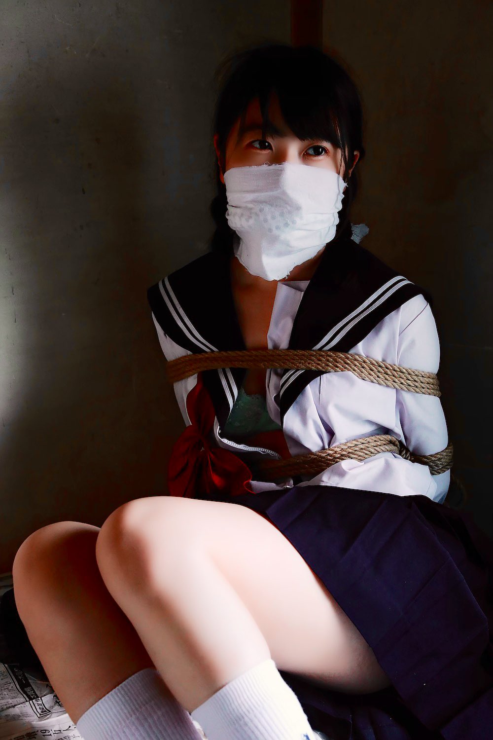 女装セーラー服猿轡緊縛 