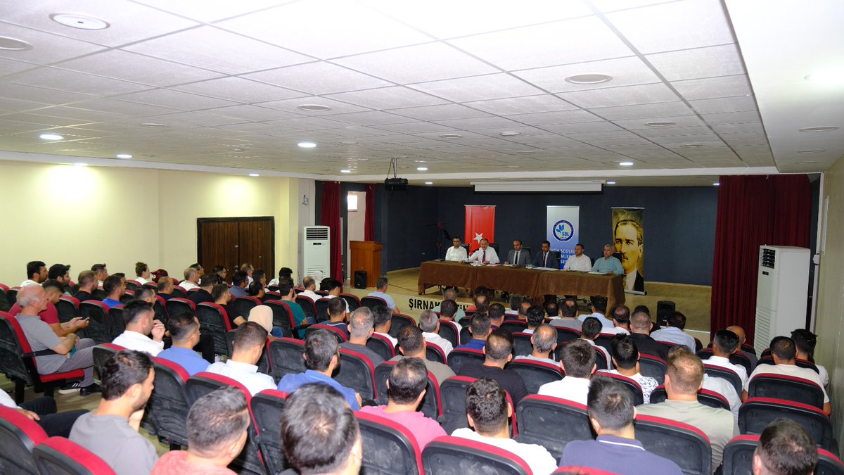 İl Millî Eğitim Müdürümüz Sayın Bilal Yılmaz ÇANDIROĞLU başkanlığında, Müdürlüğümüz yöneticilerinin katılımıyla “Merkez Okul Müdürleri ile 2024-2025 Eğitim Öğretim Yılı Hazırlık Çalışmaları Toplantısı” gerçekleştirildi.

 <a href="/tcmeb/">Millî Eğitim Bakanlığı</a> <a href="/Yusuf__Tekin/">Yusuf Tekin</a> <a href="/cftcblnt/">Bülent ÇİFTCİ</a> <a href="/Cevdet_Atay/">Cevdet Atay</a> <a href="/bycandiroglu/">Bilal Hoca</a>