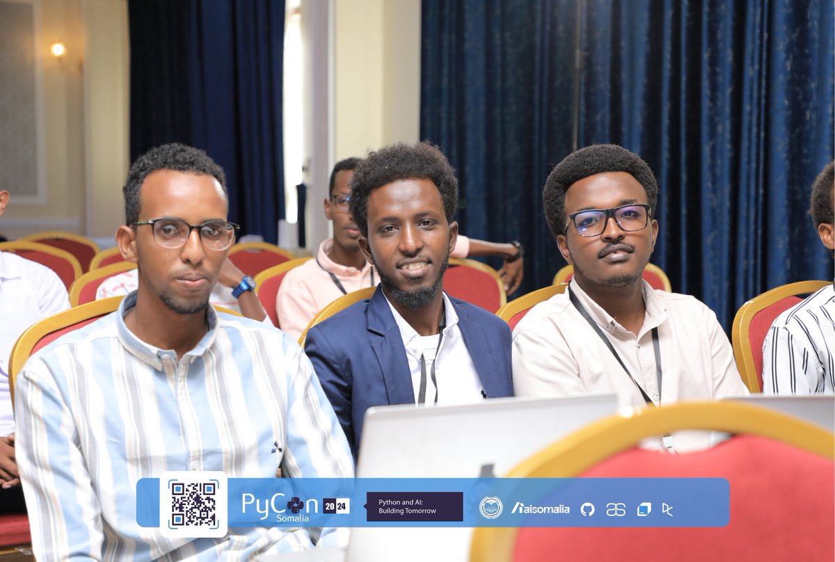 PyConSomalia's tweet image. Dr. Fuad Mire, a Professor and AI Expert in NLP, just captivated the audience at PyCon Somalia 2024 with his session on 'Python in Action: Building and Analyzing Social Media Data – A Somali Perspective.
#PyConSomalia2024 #PythonInAction