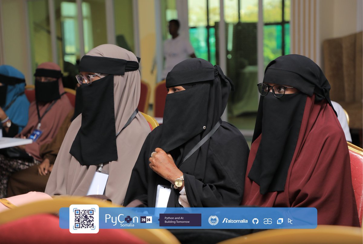 PyConSomalia's tweet image. Dr. Fuad Mire, a Professor and AI Expert in NLP, just captivated the audience at PyCon Somalia 2024 with his session on 'Python in Action: Building and Analyzing Social Media Data – A Somali Perspective.
#PyConSomalia2024 #PythonInAction