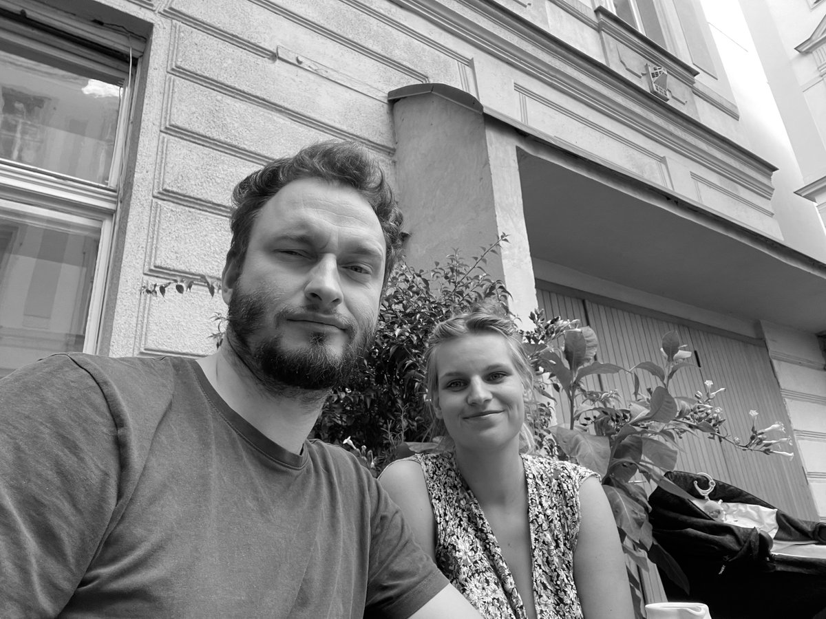 Kmenovým režisérem Činoherního studia se stává od začátku 53. sezóny <a href="/MichalHaba/">Michal Hába</a> a novou kmenovou dramaturgyní Veronika Linka . Rozhovor s oběma pořídil @davidsiktanc 👉 cinoherak.cz/rhl/