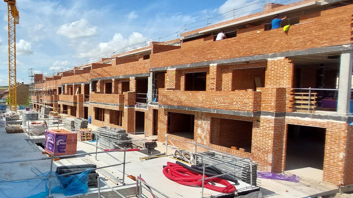 Cinco meses de retraso en la construcción de 20 viviendas en Valdemoro: los robos ralentizan las obras zigzagdigital.com/art/28493/cinc…
