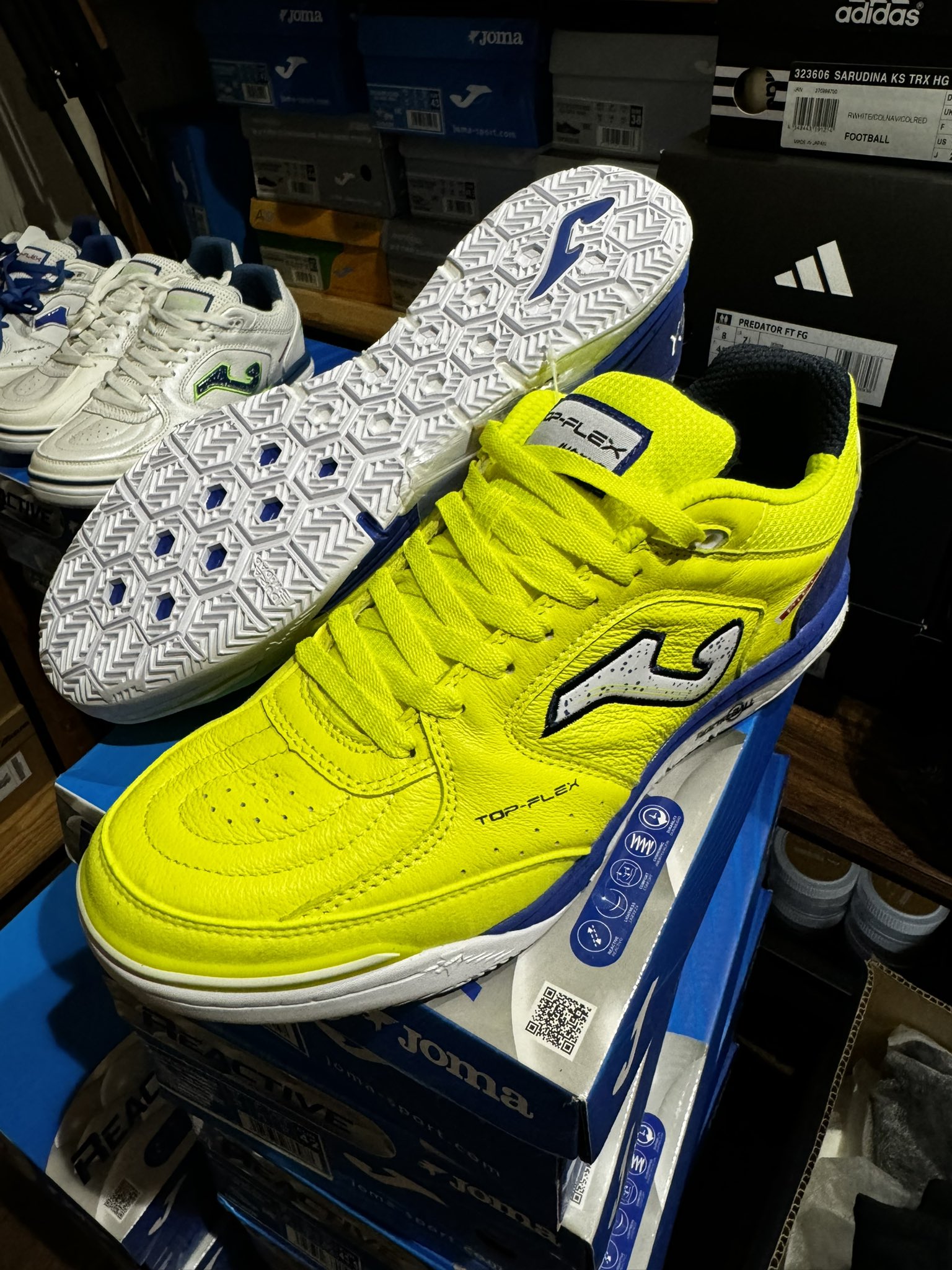 joma 鋭き ホマ フットサルシューズ 27.5cm joma 鋭き ホマ フットサルシューズ 27.5cm