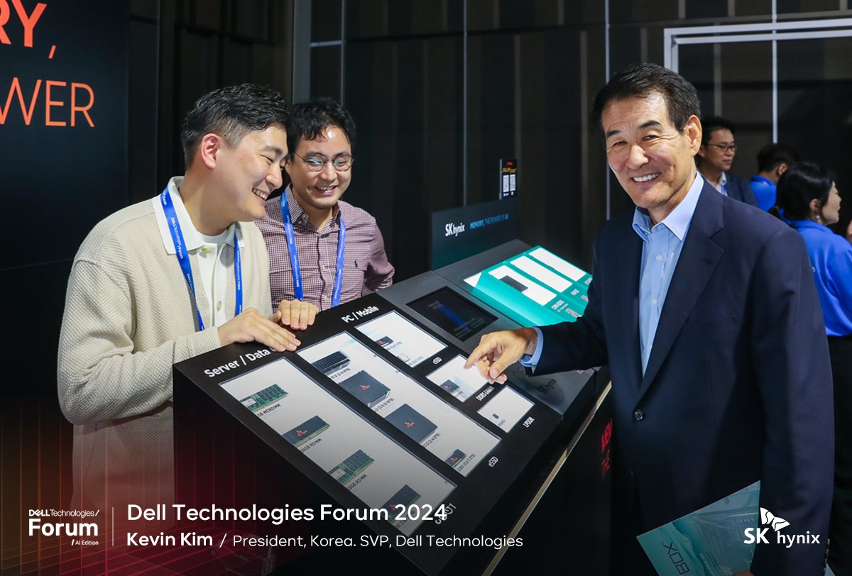 SKhynix's tweet image. Dell Technologies Forum 2024 was a blast! At @SKhynix Booth, we showcased our latest AI memory tech, including #HBM3E, #CMM-DDR5, and #LPCAMM2.
Special thanks to @DellTech Korea President Kevin Kim for visiting our booth, and to everyone who made it memorable!
#SKhynix