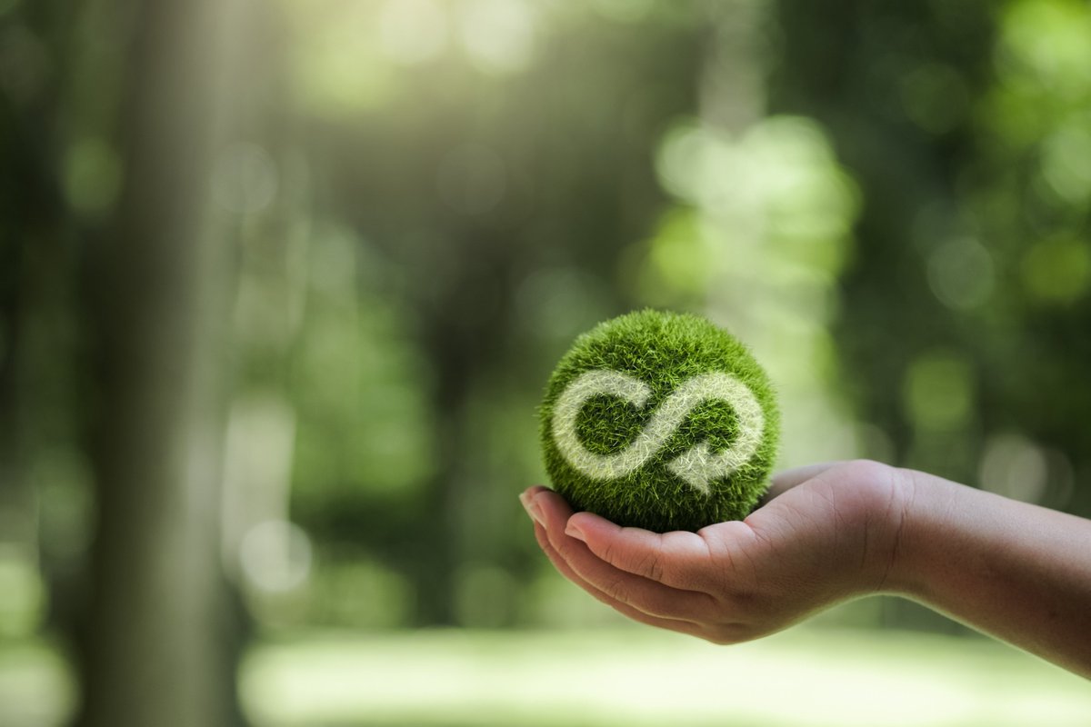 Hanken has been granted over 200,000 EUR by <a href="/tvtsaatio/">Vaikuttavuussäätiö</a> for a research project that will involve logistics companies in the development of circular economy business models in cooperation with <a href="/Postigroup/">Posti</a>. 🌱🌿🌱

Read more 👉 hanken.fi/en/news/hanken…
