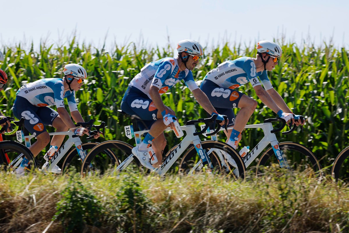 Team Picnic PostNL tweet media