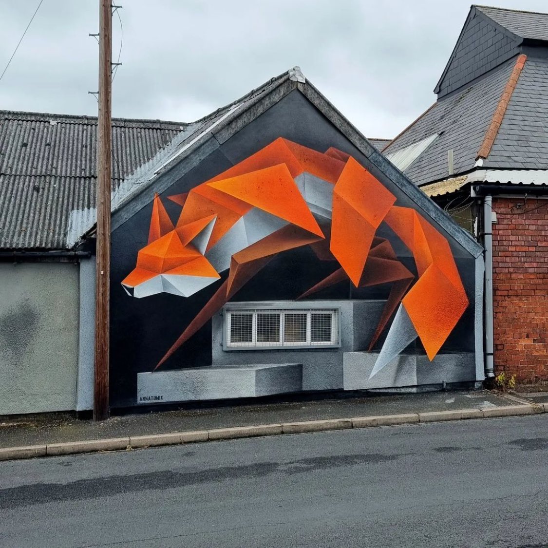 lovestreetart22's tweet photo. “Old Sly in the Lye” by Annatomix in Lye, Midlands (Photo by Artist).
#StreetArt #Annatomix #England https://t.co/IcVqXwvfh3