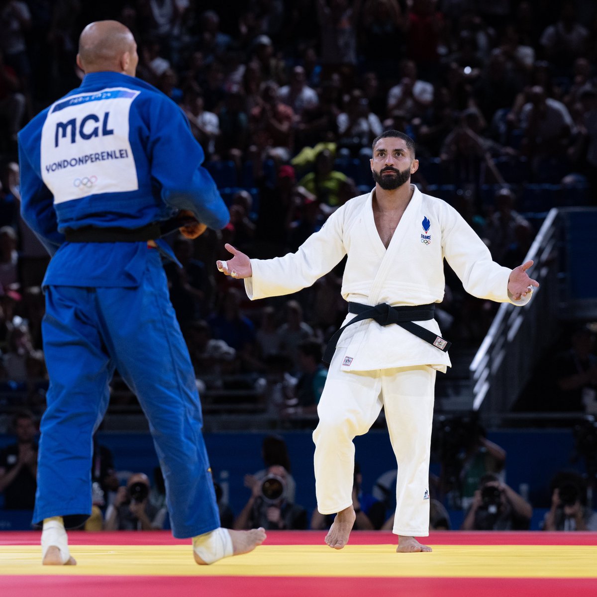 Il y a un mois, <a href="/WalideKhyar/">Walide KHYAR</a> sortait le grand jeu à l’Arena Champ-de-Mars de Paris, passé en mode « combattant de tous les instants » pour atteindre la petite finale des -66kg. 🔴🔵 #allezparis #icicestparis #parissaintgermain